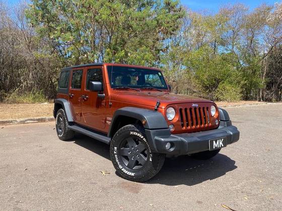 JEEP WRANGLER 3.6 UNLIMITED SPORT 4X4 V6 GASOLINA 4P AUTOMÁTICO